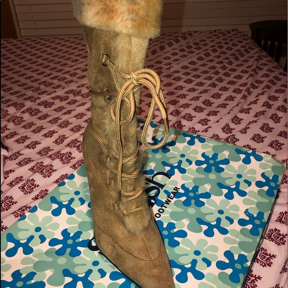 Tan boot